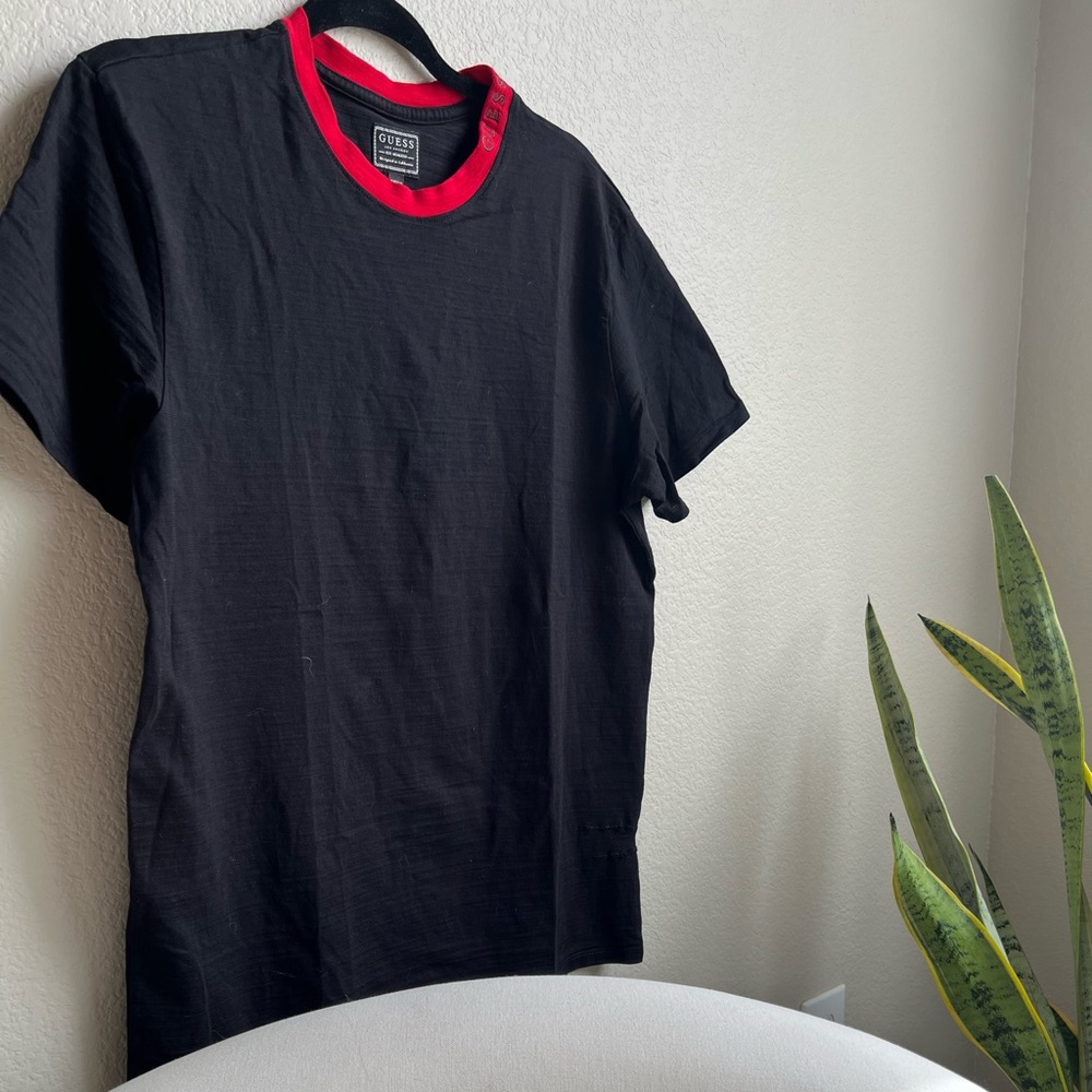Black and Red Guess T-shirt
